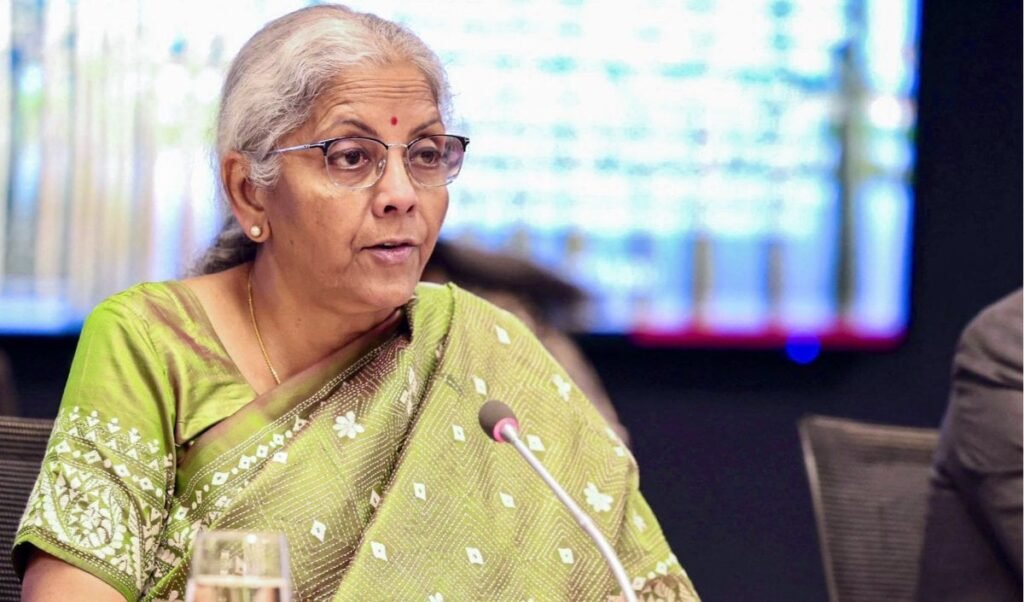 World Economic Outlook | सुस्ती के दौर में भी 'सुपरफ़ास्ट' भारतीय अर्थव्यवस्था! IMF ने भारत की GDP ग्रोथ का अनुमान बढ़ाकर 7% किया