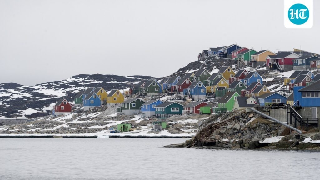 World’s largest island Greenland has 80% ice, zero connecting roads, and you can only fly in from Denmark or Iceland World’s largest island Greenland has 80% ice, zero connecting roads, and you can only fly in from Denmark or Iceland