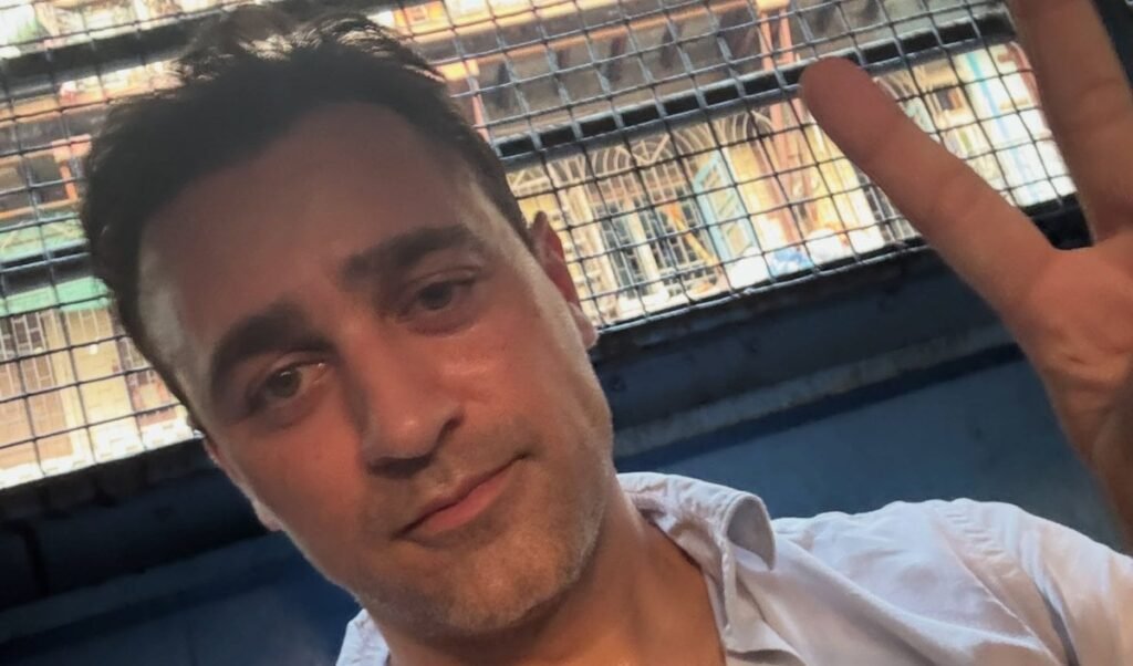 imran khan to move bombay high court against notice asking him to leave india imran khan to move bombay high court against notice asking him to leave india
