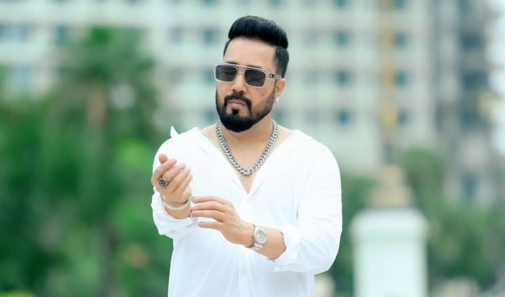 mika singh questions stereotypes against pakistani muslims compared to dubai