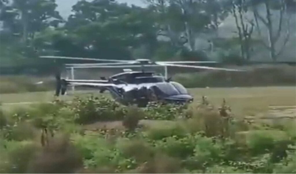 खराब Weather के चलते Rudraprayag में Helicopter की Emergency Landing, 6 लोग बाल-बाल बचे