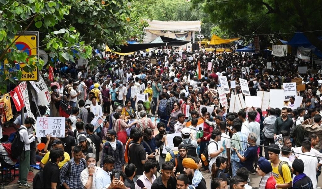 ज्ञानेश कुमार के समर्थन में उतरे 30000 लोग, बयान से तहलका!