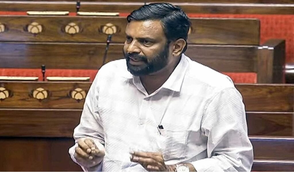 पत्रकारिता के लिए PIB एक्रेडिटेशन अनिवार्य शर्त नहीं, CPI सांसद ने Amit Shah से की दखल की मांग पत्रकारिता के लिए PIB एक्रेडिटेशन अनिवार्य शर्त नहीं, CPI सांसद ने Amit Shah से की दखल की मांग
