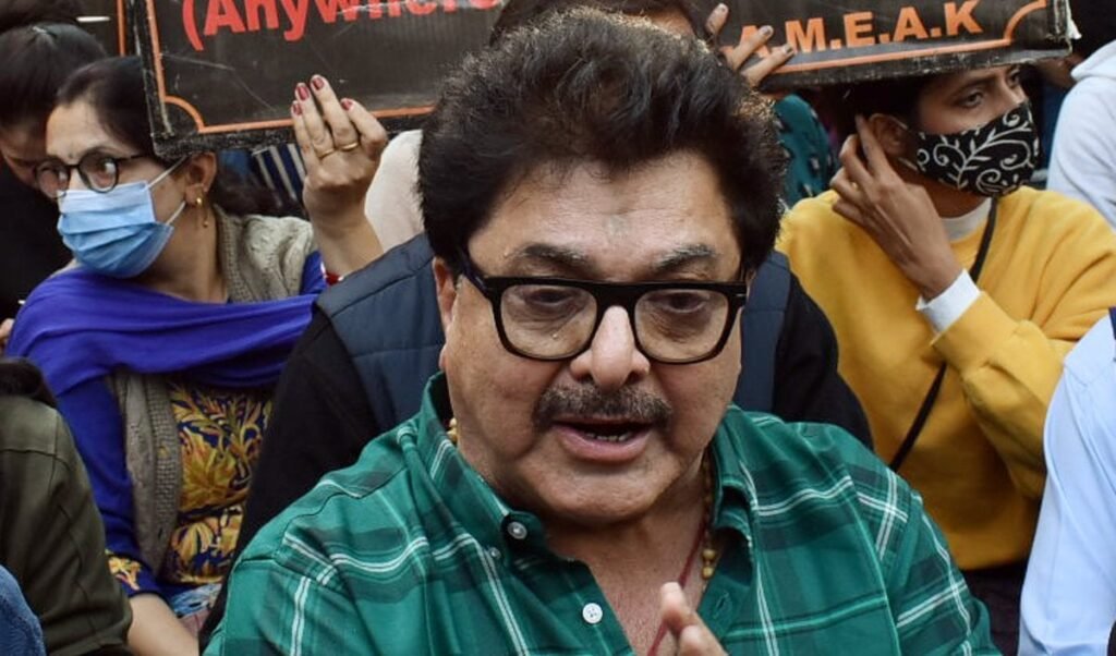 फिल्म निर्माता अशोक पंडित ने इमरान खान को भारत छोड़ने का नोटिस दिए जाने का समर्थन किया: 'मैं सच में बहुत खुश हूँ…' फिल्म निर्माता अशोक पंडित ने इमरान खान को भारत छोड़ने का नोटिस दिए जाने का समर्थन किया: 'मैं सच में बहुत खुश हूँ…'