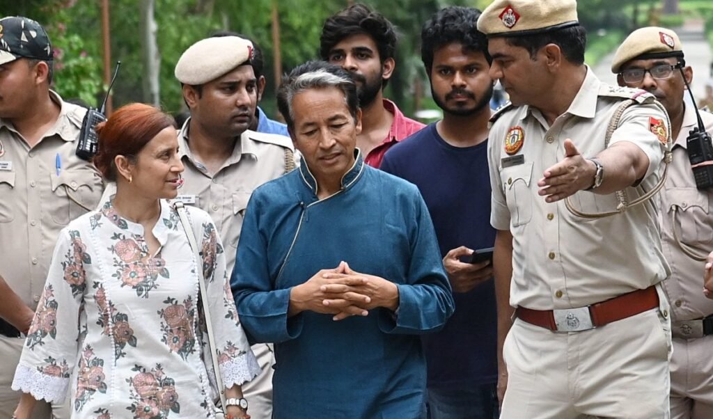 रिहा नहीं किया गया तो… नेताओं की गिरफ्तारी को देख अब सोनम वांगचुक ने दी चेतावनी