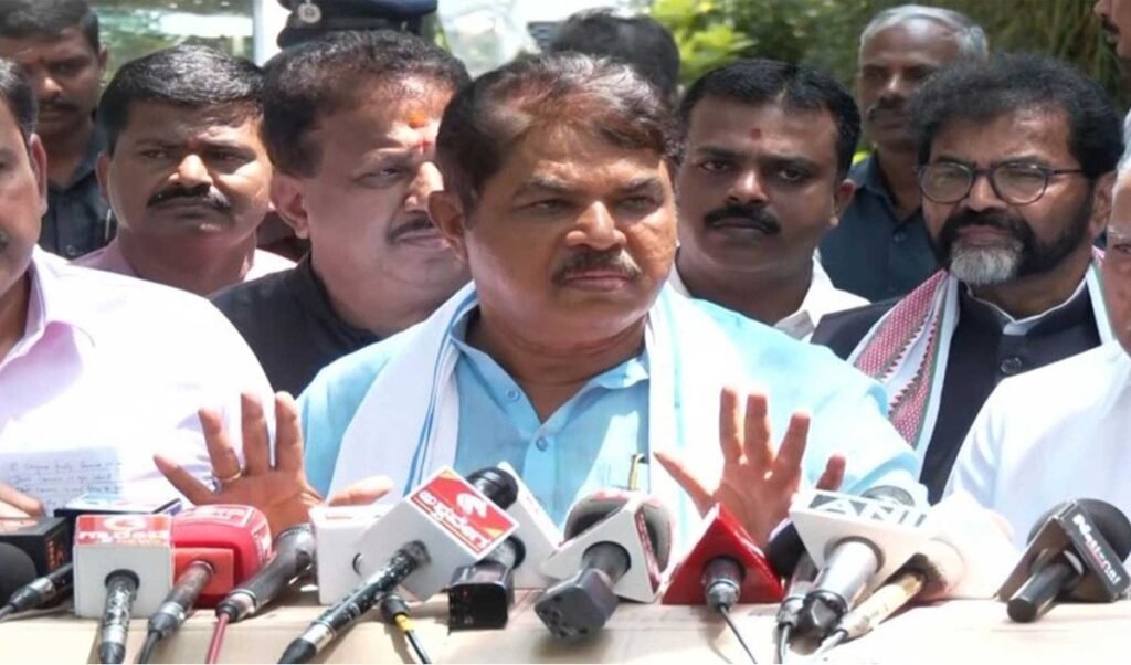 सड़क पर प्रदर्शन से Election Commission नहीं हटेगा, Congress पर बरसे R Ashoka सड़क पर प्रदर्शन से Election Commission नहीं हटेगा, Congress पर बरसे R Ashoka